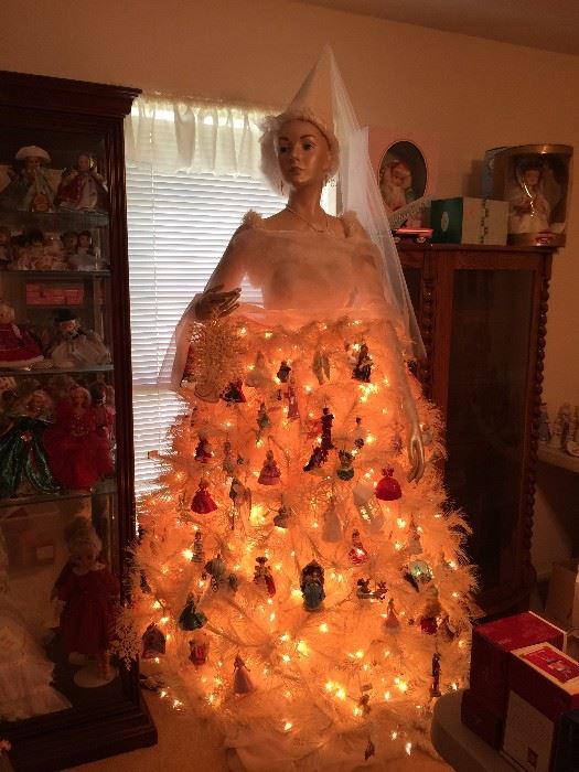 Mannequin Christmas tree