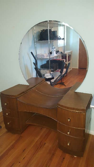   $150    1950's vanity with mirror