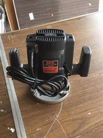 $20 Skil Plunge Router