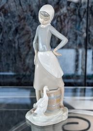 Lladro Figurine (Girl with Bucket & Duck)