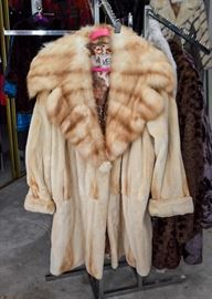 Women's Furs, Coats, Jackets & Outerwear