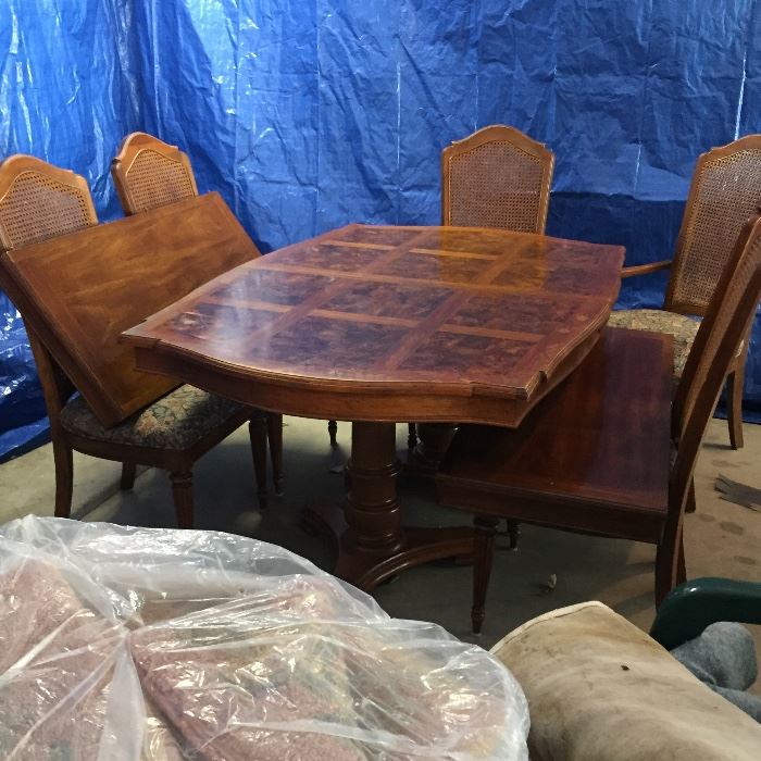 Vintage table with 8 chairs ,2  leaves and custom pad