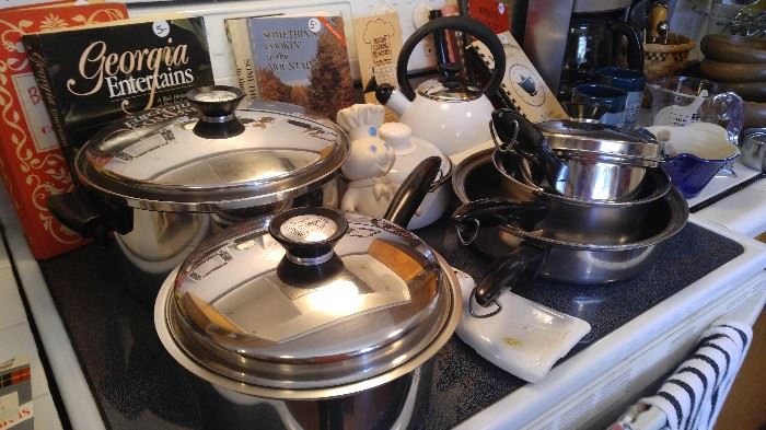 Waterless cookware set