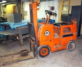 Allis Chalmers Lift Truck, Model # FT20-24, 2400 Lbs Capacity, 12 Ft Max Lift, 2285.3 Hours