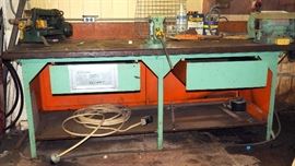 Reed Mfg Co 4" Bench Vise, No 204.5, Bench Grinder, And Vintage Work Table, 35.5"H x 90"W x 34.5"D