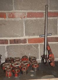 Ridgid Manual Pipe Threader, Model 111R, #42A 4 Wheel Pipe Cutter, Threading Dies, Qty 14