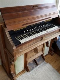 Best Offer Takes it Away! Mason and Hamlin  - Beautiful Organ - Antique/Vintage 