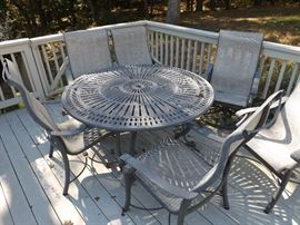 Tropitone Patio Table Set