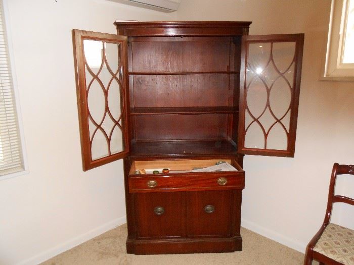 30's glass front china cabinet in great condition