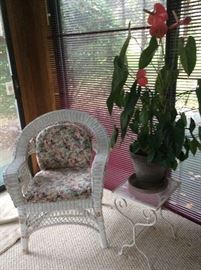 5 pc white wicker patio set