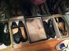 Women's clothing size 8-16, shoes size 8-81/2