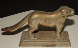 ORIGINAL ANTIQUE CAST IRON DOG NUT CRACKER