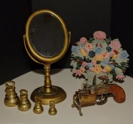 SET OF SCALE WEIGHTS