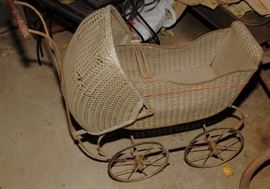 VINTAGE DOLL CARRIAGE