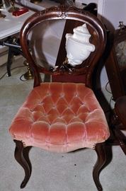 VICTORIAN STYLE CHAIR