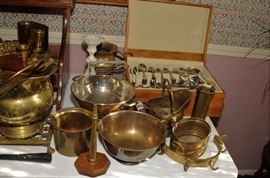 LARGE SELECTION OF BRASS ITEMS