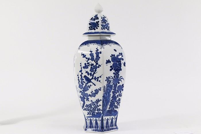 Lot 1014: Chinese Blue & White Vase with Lid