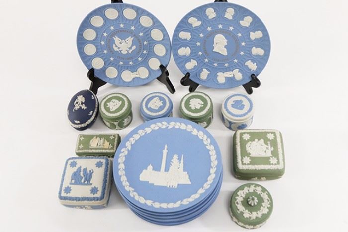 Lot 1027: 19 Wedgwood Pieces