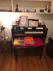 Vintage 1950's Hammond Organ With Bench