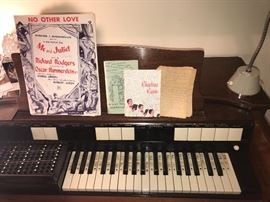 Vintage 1950's Hammond Organ With Bench