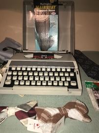 Vintage Royal Typewriter With Case ~ Vintage Mens Clip On Ties