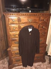 Vintage Sayerbrook Manor Solid Maple Bedroom Set ~ Triple Dresser With Mirror, Chest Of Drawers And Nightstands