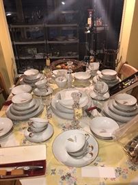 Narumi Duet Dinner Ware Set ~ 94 Pieces
