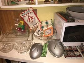 Assorted Kitchen Items