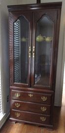 display case, lighted