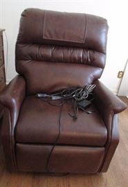 lift chair Golden, like new