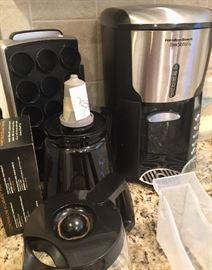 Keurig pod holder and carafe, Hamilton coffee maker 
