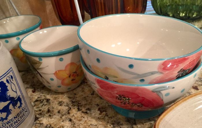 Pioneer Woman bowls and cups
