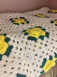 Rose crocheted spread