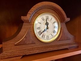 Mantle clock Bulova works 