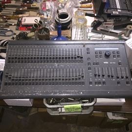 NSI MC 7524 Leviton 
Channel Lighting Comtroller Mixer