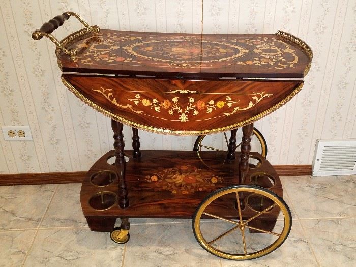 Beverage cart/table