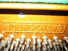 YOUNG CHANG UPRIGHT BLACK PIANO U-21 TOOO1052