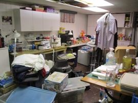 TONS & TONS OF FABRIC/THREADS AND SEWING NEEDS