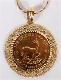 63 - SOUTH AFRICAN 1/2 KRUGERAND 1981 GOLD COIN, 14K YELLOW GOLD CHAIN WITH AN UNMARKED PENDANT (1) L 15" 14KT GOLD CHAIN