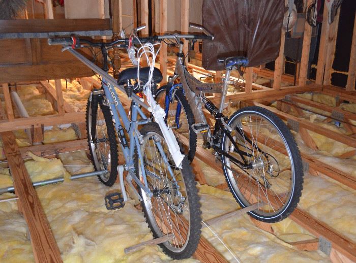 Fuji bicycle.                                                       Pacific 5500 bicycle