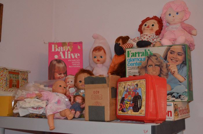 Baby Alive; Farrah Fawett "Farrah's Glamour Center" hair styling set; baby dolls!