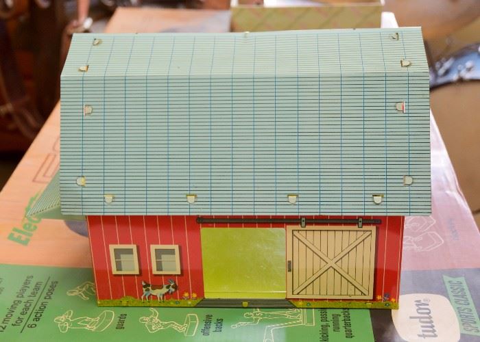 Vintage Tin Litho Farm / Barn Playset Toy