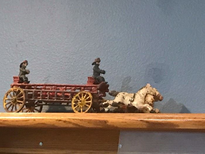 Hubley Toy fire engine cast iron with horses