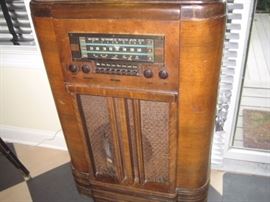 VINTAGE RADIOS