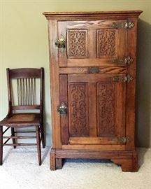 We have the Piece that is missing in the icebox just needs glued