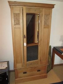 ARMOIRE