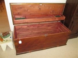 LANE CEDAR CHEST