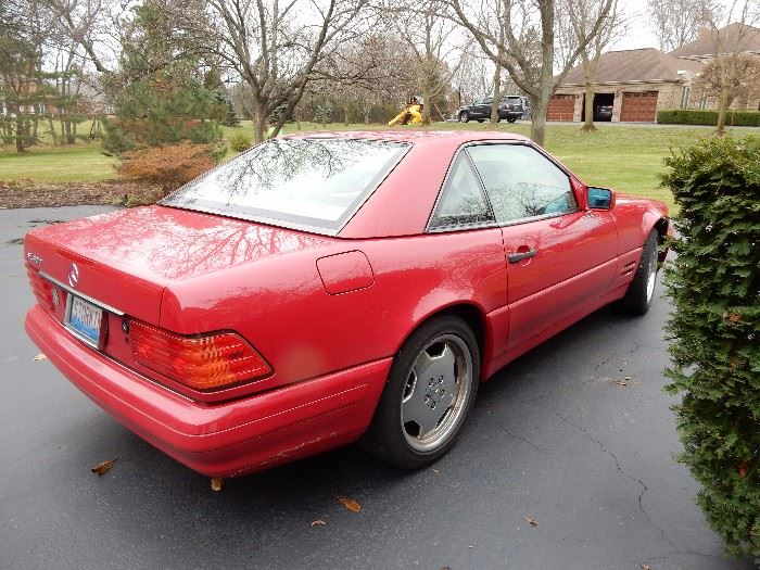 1997 MERCEDES BENZ SL 500 2 DOOR COUPE RED WITH CRÈME LEATHER INTERIOR  $9,000.00
ORIGINAL MILES 105,000
VIN #  WDBFA67F9VF148347
2 DOOR HARDTOP CONVERTIBLE
HAS EXTRA SET OF TIRES WITH RIMS
2ND OWNER 
