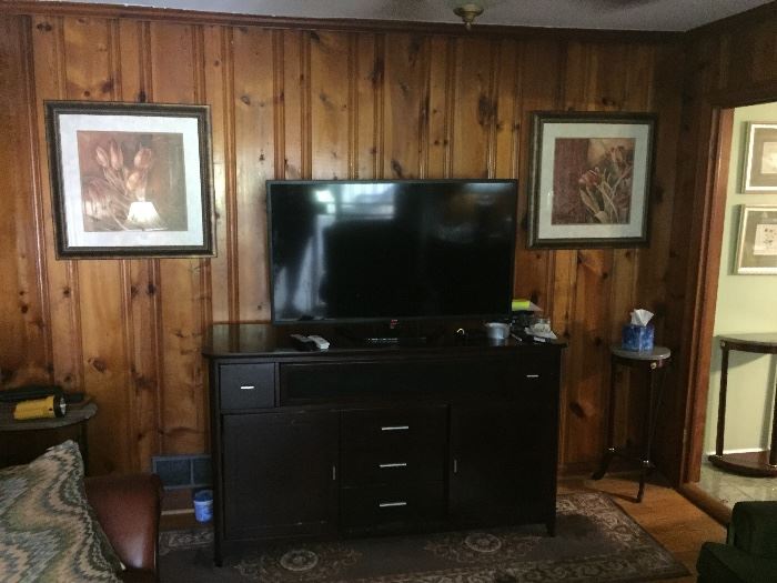 50" flat screen tv and tv console