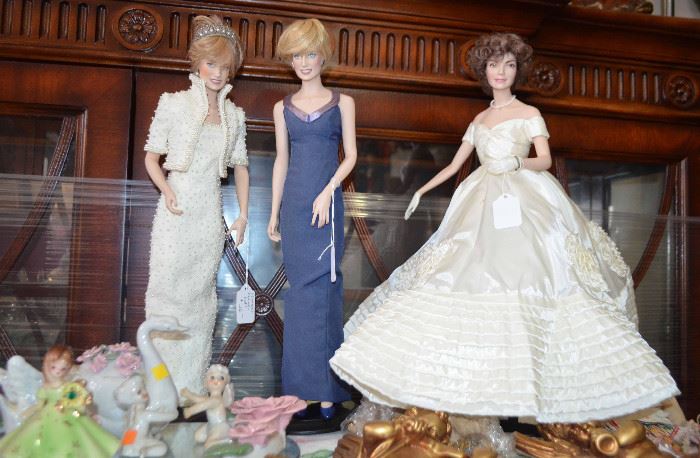 Franklin Mint Lady Diana & Jackie Kennedy porcelain dolls